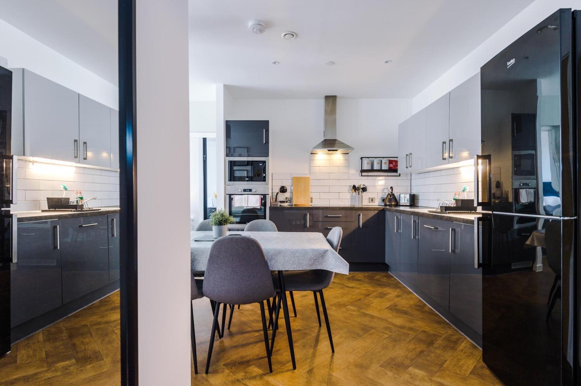 Hilltop Serviced Apartments - Ancoats Manchester Exteriör bild